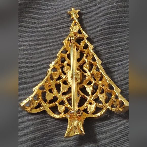 Gold Tone vintage Christmas Tree with rhinestone bulbs. Brooch Pin Holiday - Picture 2 of 4